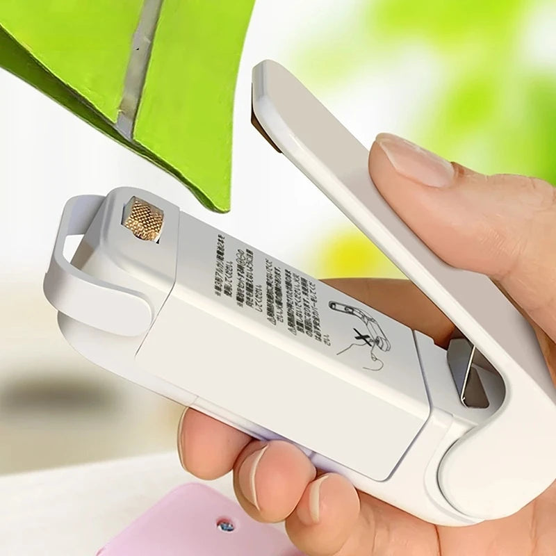 Mini Heat Bag Sealer - Portable Battery Operated Handheld Food Packaging Machine